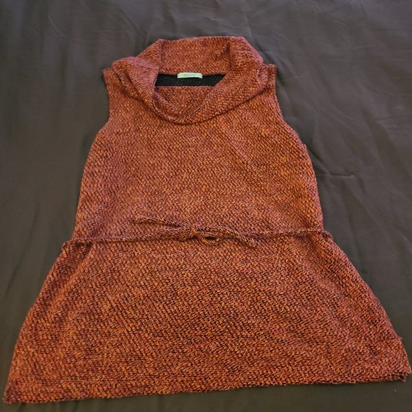 Sleevless Sweatr Top - Picture 1 of 5